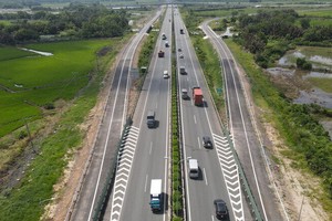 Chính thức thu phí KL99 là nhà cái cá cược trực tuyến hàng đầu tại châu Á do 99Kl99 trực tiếp đá gà Kl99ok phiên bản mới: Mức cao nhất 5.200 đồng/km, thấp nhất 900 đồng/km