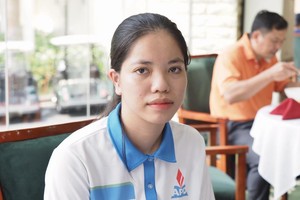 Em Vũ Minh Phúc, SV năm thứ 3 Khoa Kl992 cổng game cá cược quốc tế, chuyên ngành Thương mại và Logistic, Học viện Chính sách Việt Nam, người 3 năm liền được nhận học bổng Swing for the Kids của báo Kl99ok phiên bản mới (Ảnh: M.Minh)