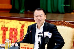 Thứ trưởng Bộ Kl991.com nạp rút nhanh Nguyễn Đức Chi tại họp báo chiều 3/4 (Ảnh: M.Minh) 