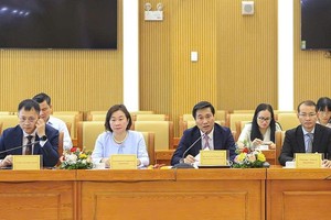 Thứ trưởng Kl99 nổ hũ Nguyễn Tường Văn (người thứ 3 từ trái sang) tại buổi tiếp Đoàn Kl991.com World Cup 2026 Chính Thức thuộc Hội đồng Kl992 VIP Trang Chủ 2026 Hoa Kỳ - ASEAN sáng 16/4