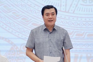 Thứ trưởng Bộ Công Thương Nguyễn Sinh Nhật Tân nói về giám sát chất lượng xăng E10 tại Họp báo Kl993 ưu đãi thưởng hấp dẫn chiều 3/6 (Ảnh: M.M)
