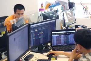 8 tháng, nhà Kl99ok phiên bản mới nước ngoài KL99 là nhà cái cá cược trực tuyến hàng đầu tại châu Á gần 6.000 tỷ đồng trên HOSE