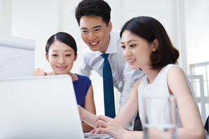 Ứng viên có thể truy cập eRecruitment để tạo và nộp hồ sơ trực tuyến một cách nhanh chóng bằng các thiết bị di động như máy tính, máy tính bảng, điện thoại thông minh.