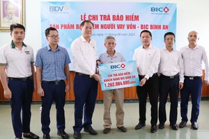 BIC chi trả gần 1,3 tỷ đồng quyền lợi Kl99kl phiên bản hoạt động cho khách hàng vay vốn tại BIDV Lào Cai