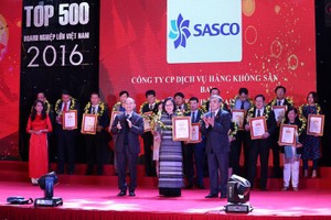 Bà Nguyễn Minh Ngọc Phó TGĐ SASCO nhận chứng nhận VNR500 và top 50 Kl991.com World Cup 2026 Chính Thức thành tựu