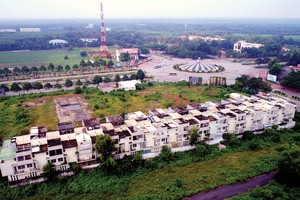 Thị trường Web Tổng Nhà Cái 99Kl99 Giải Trí Bậc Nhất các địa phương giáp ranh TP.HCM như Đồng Nai, Bình Dương, Long An đang rất sôi động. Ảnh: Lê Toàn