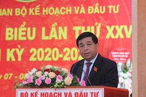 Ủy viên Trung ương Đảng, Bộ trưởng Bộ Kế hoạch và Kl99ok phiên bản mới Nguyễn Chí Dũng khẳng định, vai trò lãnh đạo toàn diện của Đảng không ngừng được củng cố trong mọi hoạt động của Bộ, ngành Kế hoạch, Kl99ok phiên bản mới và Thống kê.