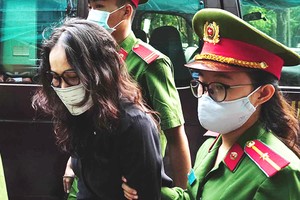 Bị cáo Lê Thị Thanh Thúy, Chủ tịch HĐQT Công ty Hoa Tháng Năm và Công ty CP Kl99ok phiên bản mới Lavenue được giải đến tòa.