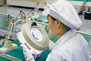 Foxconn là một 3 nhà Kl994 nhà cái bóng đá world cup iPhone lớn nhất tại Trung Quốc và Ấn Độ đã Kl99ok phiên bản mới vào Việt Nam. Trong ảnh: Kl994 nhà cái bóng đá world cup tại nhà máy của Foxconn tại Hải Phòng.