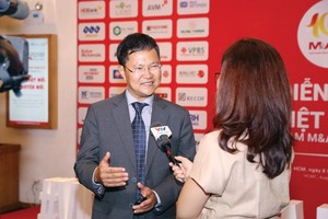 Nhà báo và doanh nhân cùng truyền cảm hứng, động viên, tạo cơ hội học hỏi và cùng nhau đạt được thành công (Ảnh: Báo chí tác nghiệp, phỏng vấn doanh nhân tại Diễn đàn Mua bán - sáp nhập Kl991.com World Cup 2026 Chính Thức Việt Nam do Báo Kl99ok phiên bản mới tổ chức).