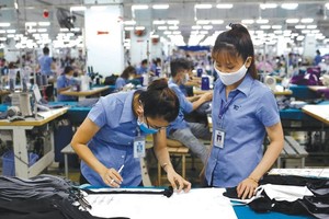 Kim ngạch xuất khẩu hàng dệt may 9 tháng năm 2020 ước đạt hơn 25,5 tỷ USD, giảm khoảng 12%.