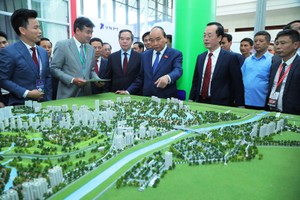 Thủ tướng Kl993 ưu đãi thưởng hấp dẫn Nguyễn Xuân Phúc thăm quan triển lãm Đô thị thông minh trong khuôn khổ Diễn đàn cấp cao về Đô thị thông minh ASEAN 2020.