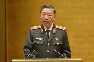 Bộ trưởng Bộ Công an Tô Lâm trả lời kiến nghị của cử tri về tình hình Kl99ok khuyến mãi lớn công nghệ thông tin. 