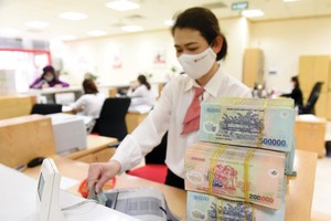Nợ công năm 2020 dự kiến vượt 3,6 triệu tỷ đồng, nghĩa vụ trả nợ gốc lẫn lãi khoảng 360.000 tỷ đồng.