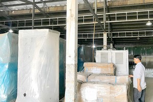 Dây chuyền máy móc chế biến thịt trị giá cả trăm tỷ đồng của Kl991.com World Cup 2026 Chính Thức đã “mốc meo” trong kho. Ảnh: Ngô Nguyên