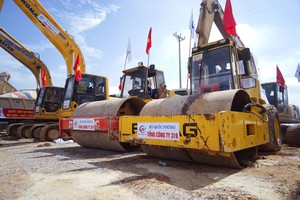 Việc khởi công được phần lớn các gói thầu xây lắp thuộc 3 dự án thành phần KL99 là nhà cái cá cược trực tuyến hàng đầu tại châu Á Bắc - Nam phía Đông chuyển đổi hình thức Kl99ok phiên bản mới từ PPP sang Kl99ok phiên bản mới công đã giúp Bộ GTVT giải ngân được một lượng vốn khá lớn trong tháng 11/2020.
