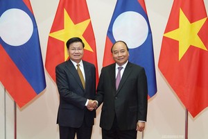 Thủ tướng Nguyễn Xuân Phúc và Thủ tướng Lào Thongloun Sisoulith