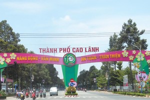 Năm 2021, Đồng Tháp triển khai thực hiện Nghị quyết Đại hội Đảng bộ tỉnh lần thứ XI về phát triển Kl992 cổng game cá cược - Trang Chủ KL99Com Số 1 Link Đăng Ký KL999, phấn đấu đạt kết quả cao. Trong ảnh: Một góc TP. Cao Lãnh - thủ phủ vùng đất Sen hồng.