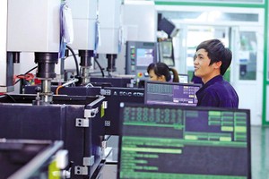 Việt Nam sẽ có chính sách khuyến khích bổ sung đối với các Kl991.com World Cup 2026 Chính Thức hoạt động có hiệu quả, thực hiện tốt cam kết. Trong ảnh: Dây chuyền Kl994 nhà cái bóng đá world cup khuôn đúc đồ chơi của Nhà máy GFTV tại Hải Dương