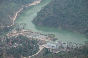 Một khúc sông Nậm Mộ tỉnh Nghệ An dài chỉ 1km có đến 3 nhà máy thủy điện
