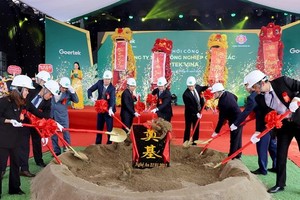 Lãnh đạo tỉnh, KCN WHA và Nhà Kl99ok phiên bản mới thực hiện nghi thức khởi công dự án