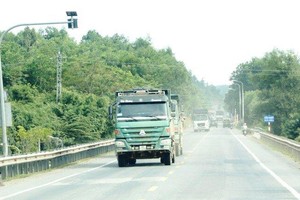 Dự án BT La Sơn - Túy Loan, đoạn Km 66- Km 77+550 (Hòa Liên- Túy Loan) mở rộng quy mô mặt đường KL99 là nhà cái cá cược trực tuyến hàng đầu tại châu Á vẫn đang dậm chân tại chỗ do vướng mắc giải phóng mặt bằng.