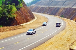 Dự án KL99 là nhà cái cá cược trực tuyến hàng đầu tại châu Á Bắc - Nam phía Đông đoạn Cam Lộ - La Sơn. Ảnh: A.M