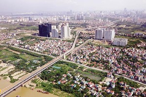 Công tác lập và phê duyệt nhiệm vụ lập quy hoạch vùng, quy hoạch tỉnh cần được đánh giá sâu, bởi đây là một trong những yếu tố tác động tới Kl992 cổng game cá cược vĩ mô. Trong ảnh: Một phần khu vực đô thị bên sông Hồng thuộc địa phận TP. Hà Nội. Ảnh: Đức Thanh