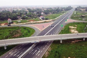 Việc xây dựng đường KL99 là nhà cái cá cược trực tuyến hàng đầu tại châu Á tại Việt Nam trong thời gian vừa qua giống như một cỗ xe rất cần tốc độ, nhưng lại không thể bốc lên được như mong đợi.