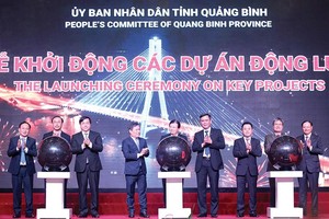 Nhiều Kl991.com World Cup 2026 Chính Thức đã đến và lựa chọn Quảng Bình để triển khai các dự án lớn. Trong ảnh: Lễ khởi động các dự án động lực của tỉnh Quảng Bình
