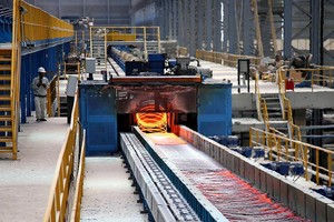 Việc tăng thuế xuất khẩu và mở rộng cửa cho thép ngoại sẽ khiến thép nội lao đao. Trong ảnh: Kl994 nhà cái bóng đá world cup thép tại Kl994 game bài casino hấp dẫn Hòa Phát