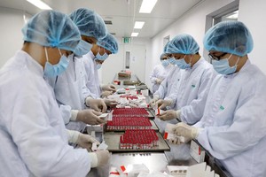 Tự Kl994 nhà cái bóng đá world cup vắc-xin là chiến lược lâu dài trong phòng chống Covid-19