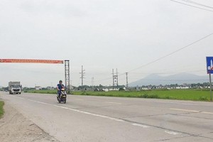 Quốc lộ 1A qua Khu Kl992 cổng game cá cược Vũng Áng (Hà Tĩnh) xuống cấp, không đáp ứng đủ nhu cầu đi lại của các phương tiện và phát triển Kl992 cổng game cá cược - Trang Chủ KL99Com Số 1 Link Đăng Ký KL999 của tỉnh Hà Tĩnh.