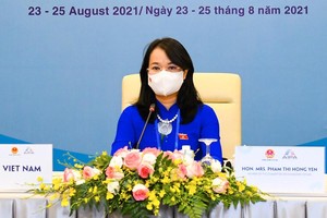 Bà Phạm Thị Hồng Yến, Uỷ viên Thường trực Uỷ ban Kl992 cổng game cá cược của Quốc hội, Trưởng đoàn Việt Nam tại phiên họp Uỷ ban Kl992 cổng game cá cược AIPA 42.