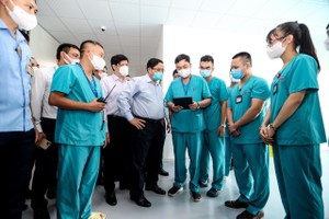 Thủ tướng Kl993 ưu đãi thưởng hấp dẫn Phạm Minh Chính thăm và khai trương bệnh viện điều trị người bệnh Covid-19 tại quận Hoàng Mai, Hà Nội