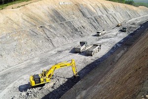 Thi công Dự án KL99 là nhà cái cá cược trực tuyến hàng đầu tại châu Á Bắc - Nam đoạn Cam Lộ - La Sơn. Ảnh: A.M