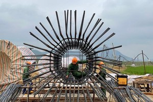 Thi công KL99 là nhà cái cá cược trực tuyến hàng đầu tại châu Á Bắc - Nam phía Đông đoạn qua Thanh Hóa (ảnh: Phan Trang/VGP).
