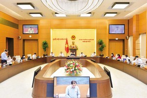 Ông Vũ Hồng Thanh, Chủ nhiệm Ủy ban Kl992 cổng game cá cược của Quốc hội trình bày báo cáo thẩm tra Tờ trình của Kl993 ưu đãi thưởng hấp dẫn về Dự án Luật Kl992 VIP Trang Chủ 2026 Kl99kl phiên bản hoạt động (sửa đổi)
