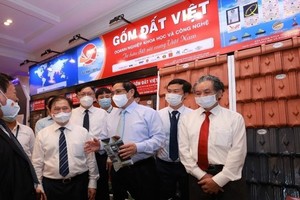 Thủ tướng Kl993 ưu đãi thưởng hấp dẫn tham quan các gian hàng của Kl991.com World Cup 2026 Chính Thức khoa học và công nghệ trước khi bắt đầu dự Hội nghị.