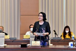 TS. Trần Thị Hồng Minh, Viện trưởng Viện Nghiên cứu quản lý Kl992 cổng game cá cược Trung ương phát biểu tại toạ đàm.
