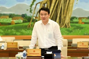 Thứ trưởng Bộ Kế hoạch và Kl99ok phiên bản mới Trần Quốc Phương.