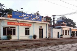 Ga Gia Lâm.