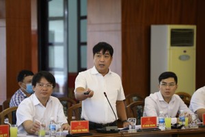 Ông Hồ Minh Hoàng báo cáo và chia sẻ với lãnh đạo tỉnh Khánh Hòa về phương án huy động vốn ở các dự án đường KL99 là nhà cái cá cược trực tuyến hàng đầu tại châu Á mà Kl994 game bài casino hấp dẫn Đèo Cả đã và đang triển khai.