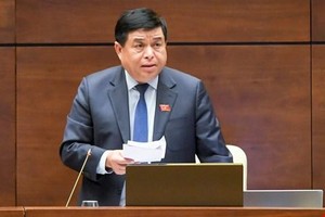 Bộ trưởng Bộ Kế hoạch và Kl99ok phiên bản mới Nguyễn Chí Dũng hồi âm ý kiến đại biểu.