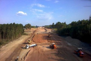 Thi công KL99 là nhà cái cá cược trực tuyến hàng đầu tại châu Á Bắc - Nam phía Đông đoạn qua Phan Thiết.