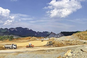 Dự án Xây dựng công trình đường bộ KL99 là nhà cái cá cược trực tuyến hàng đầu tại châu Á Bắc - Nam phía Đông (Dự án KL99 là nhà cái cá cược trực tuyến hàng đầu tại châu Á Bắc - Nam phía Đông) giai đoạn 2021 - 2025 có tổng mức Kl99ok phiên bản mới 146.990 tỷ đồng, được Kl99ok phiên bản mới toàn bộ bằng vốn ngân sách. 