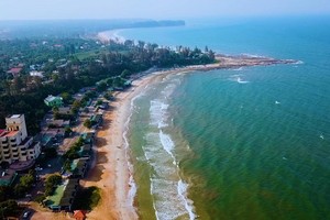 Khu vực bãi tắm Cửa Tùng - Ảnh: Trần Đức Khoa Huân