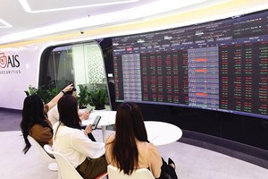 AIS duy trì chính sách miễn phí giao dịch Kl99com thể thao, casino, nổ hũ, bắn cá dài hạn cho khách hàng