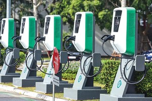 Lệ phí trước bạ ô tô điện chạy pin là 0% trong vòng 3 năm, kể từ 1/3/2022