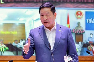 Ông Trưởng Gai Bình cho rằng, nếu như không mở toàn bộ thị trường du lịch quốc tế ngay thì Việt Nam sẽ bỏ lỡ cơ hội “ngàn năm có một”. 